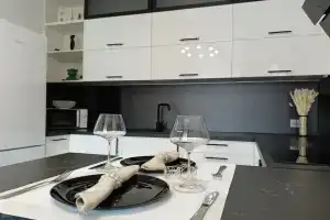 Стильная евродвушка с лоджией., Шушары