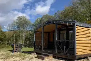 Дом в горах у реки с подогреваемым бассейном, баней и чаном