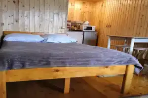 Тёплые номера на берегу Катуни, Ая