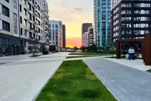 Студия для четверых гостей, Москва