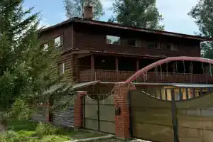 Премиум коттедж в лесу с панорамной террасой