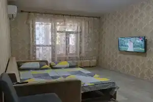 Уютная квартира с видом на горы, покрытые лесом, Махачкала
