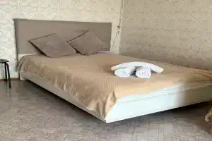 Большая квартира в районе железной дороги