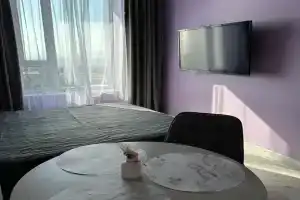 Новые апартаменты, класса комфорт, в центре, с видом на море