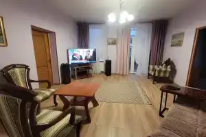 Трёхкомнатная квартира в историческом центре Амалиенау