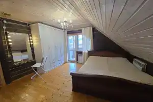 Уютный дом в городе