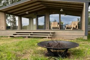 Ландик Вилладж, Туношна