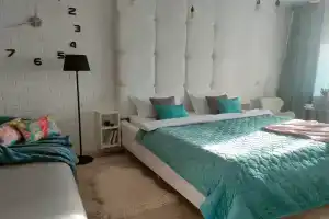 Апартаменты Мириады рядом с ТЦ Солнечный Бесконтактное заселение, Новый Уренгой