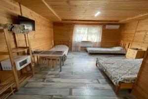 Четырёхместный номер стандарт, Даховская
