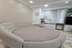 Квартира в центре, круглая кровать