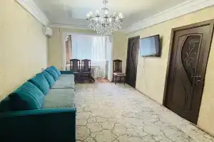 Трёхкомнатная квартира у моря, Дербент