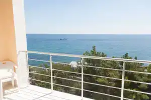 Однокомнатные апартаменты 50 м от моря, Ливадия