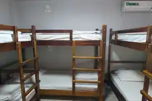 Кровать в общем мужском номере