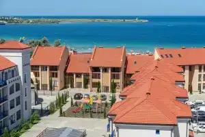 Апартамент на берегу моря, Черноморское