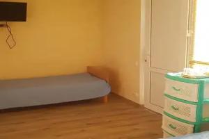 Трёхместный номер с видом на море, Береговое