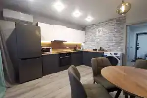 2-к. квартира, 50 м², 5/8 эт. в центре
