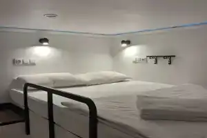Одноместный номер улучшенный премиум с телевизором, Москва