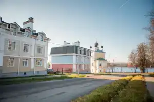 Квартира на набережной, Углич