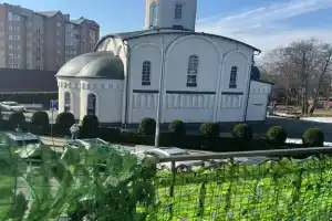 3-комнатная квартира с гостиной видом на церковь и парк, Калининград