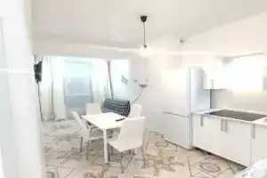 Двухкомнатная квартира с видом на море, Сочи