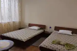 Трёхместный номер с 2 раздельными кроватями, Новофёдоровка