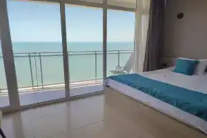 Sea-View Beluga & Dolphin Luxury Hotel