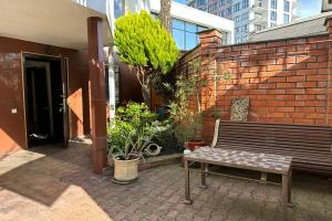 Уютный коттедж с садом в центре Сочи