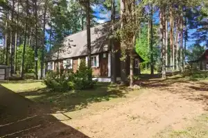 Новый дом у озера с баней в бору