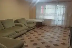Трёхкомнатная квартира в центре города у моря