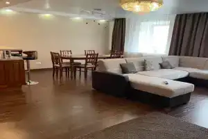Апартамент у Ленты, Псков