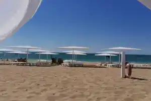 Уютный дом в живописном поселке у моря