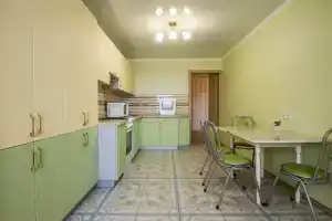 Уютный уголок рядом с автовокзалом для большой компании