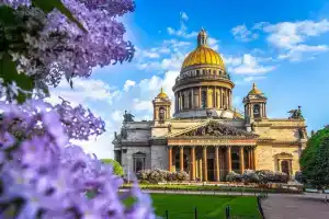 Светлая просторная студия у Исаакиевской площади, Санкт-Петербург