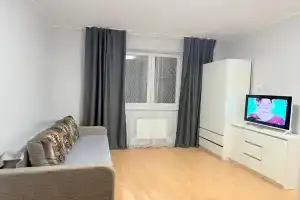 У Южного вокзала, Калининград