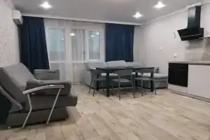 Квартира с огромной кухней-гостиной, Оренбург