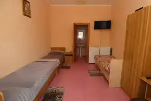 Трёхместный комфортабельный номер, Геленджик