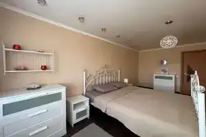 Уютная двухкомнатная квартира в тихом районе