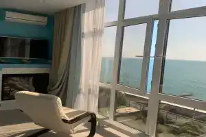 Квартира на берегу моря, Адлер