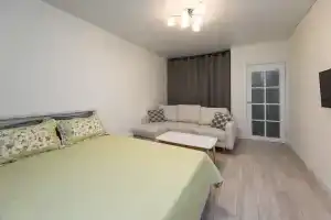 Квартира на Алом поле, Челябинск