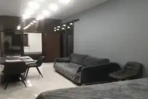 Дизайнерская современная двушка в новом доме сердца центра город