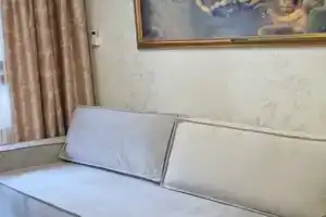 Студия, Эсто-Садок