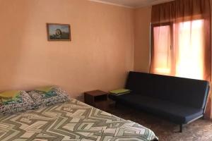 Трёхместный номер стандарт, Кучугуры