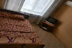 Дешевая однушка с кондиционером и водонагревателем на Маркса., Омск