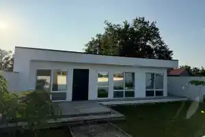 Дом у моря, Кучугуры