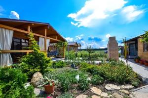 Коттедж с террасой у моря