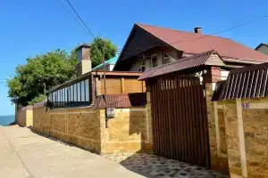 Уютный дом на берегу Каспийского моря