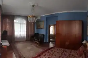 Номер на элитной вилле, Отрадное