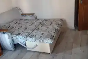 Комната у моря, Адлер
