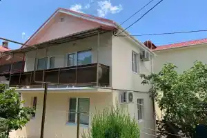 MilayDom, отдельный дом, Ваша придомовая территория(беседка, барбекю), Алушта