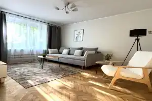 Светлые апартаменты в центре, с новым ремонтом и 10 минутах от метро